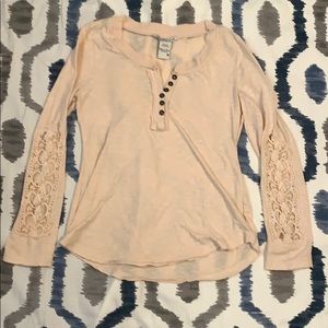 American Rag Cream Long Sleeve Size M